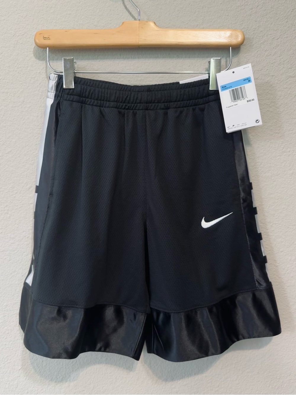 NWT! Nike Kids Basketball Shorts, Black, Size M